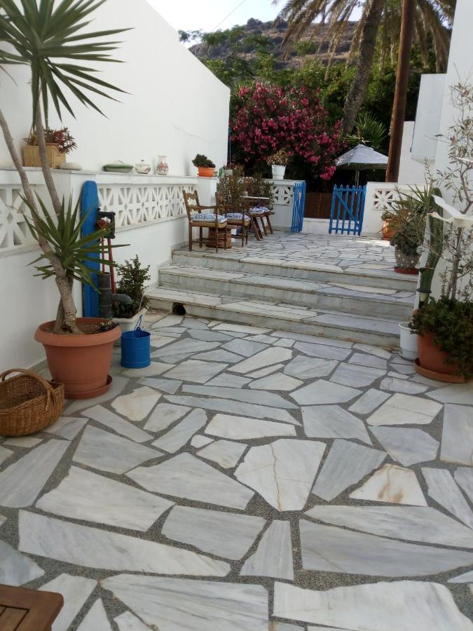 Agnes Rooms Kini Exterior photo